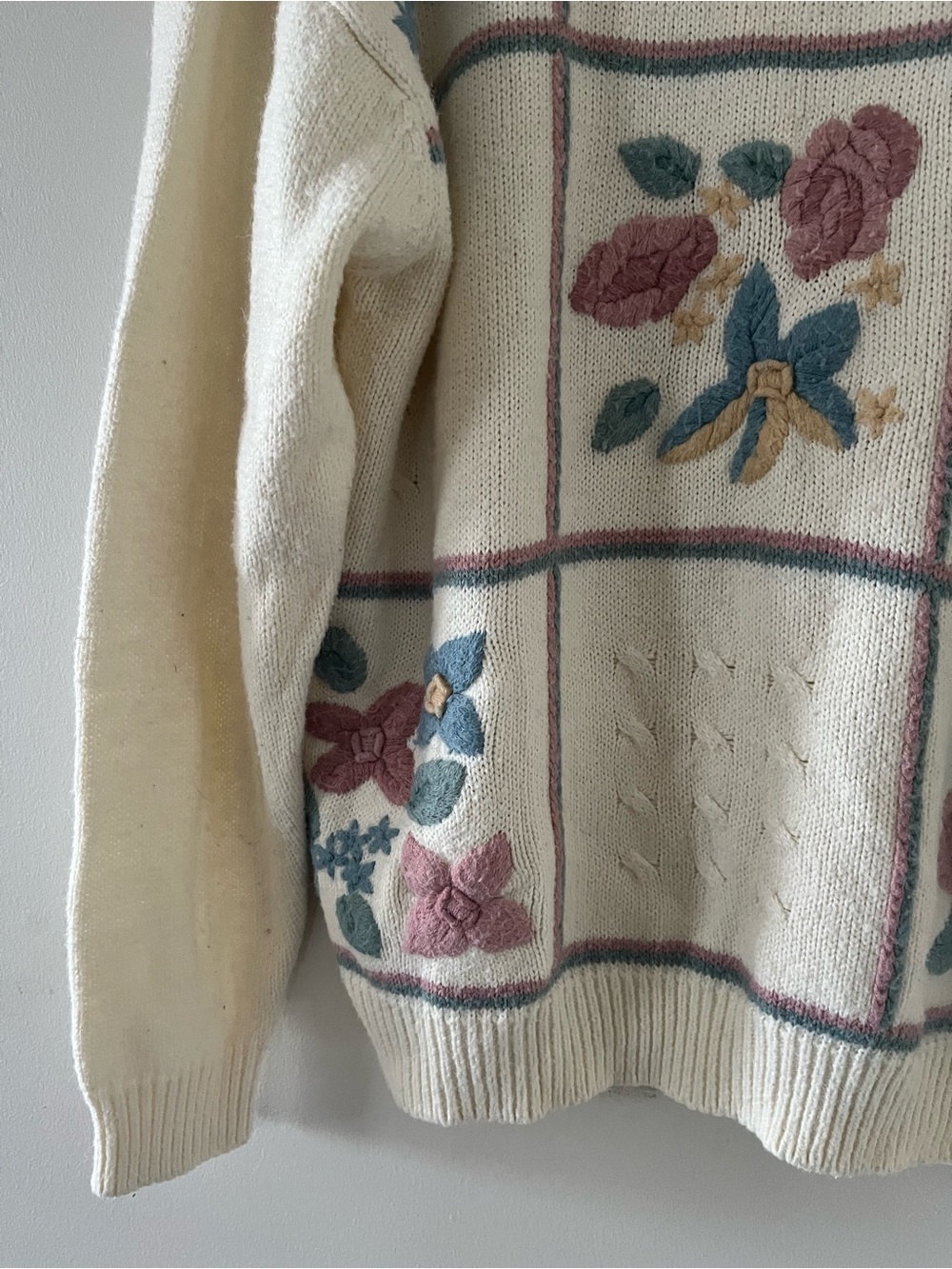 Vintage Cream Floral Embroidered Sweater XL Cottagecore Grandmacore Romantic - Picture 4 of 7